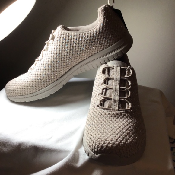 🎁 SKECHERS, size 10, glitter slip-on, taupe,mnemonic, no box, lightweight - Picture 2 of 5